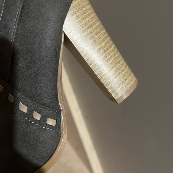 Booties in slate feet with cream detail - Picture 3 of 4